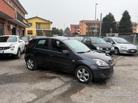 Usata Ford Fiesta Ghia 75 CV (55 kW) 2008 Grigio Berlina