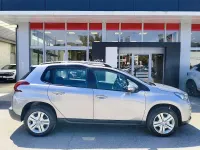 Usado Peugeot 2008 Active 83 HP (61 kW) 2019 Prateado SUV