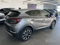 Usata Renault Captur Techno 91 CV (66 kW) 2024 Grigio SUV