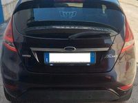 Usata Ford Fiesta Titanium 71 CV (52 kW) 2012 Nero Utilitaria