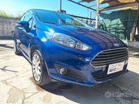 Usata Ford Fiesta Titanium 97 CV (71 kW) 2015 Blu Berlina