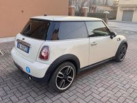 Usata Mini Cooper D 90 CV (66 kW) 2011 Beige Utilitaria