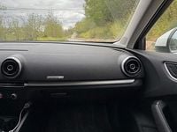 Begagnad Audi A3 Attraction 110 HK (80 kW) 2015 Vit Sedan