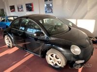 Usata VW New Beetle 101 CV (74 kW) 2004 Nero Utilitaria