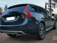 Usata Volvo V60 CC 150 CV (110 kW) 2016 Grigio Station wagon