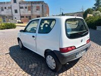 Usata Fiat 600 54 CV (39 kW) 2007 Bianco Berlina