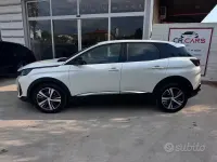 Usata Peugeot 3008 Allure 131 CV (96 kW) 2022 Bianco SUV