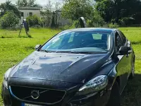 Usata Volvo V40 150 CV (110 kW) 2015 Nero Berlina