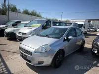 Usata Fiat Grande Punto Dynamic 75 CV (55 kW) 2007 Grigio Utilitaria