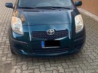 Usata Toyota Yaris 69 CV (50 kW) 2006 Verde Utilitaria