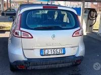 Usata Renault Scénic 110 CV (80 kW) 2011 Grigio Monovolume
