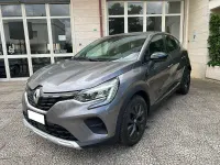 Usata Renault Captur 116 CV (85 kW) 2021 Grigio SUV