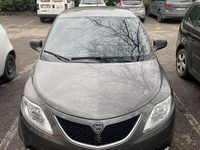 Usata Lancia Ypsilon Silver 69 CV (50 kW) 2016 Grigio Utilitaria