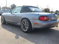 Usata Mazda MX5 145 CV (106 kW) 2002 Grigio Cabrio