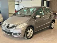 Usata Mercedes A180 Elegance 109 CV (80 kW) 2012 Grigio Berlina