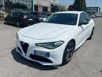 Usata Alfa Romeo Giulia 179 CV (131 kW) 2017 Bianco Berlina