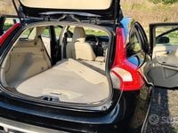 Occasion Volvo V60 CC Momentum 150 PK (110 kW) 2016 Zwart Stationwagen