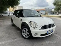 Usata Mini Cooper 75 CV (55 kW) 2009 Bianco Utilitaria
