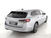 Usata Skoda Superb Style 150 CV (110 kW) 2024 Grigio argento Station wagon