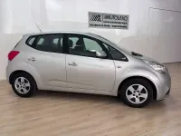 Usata Kia Venga Active 90 CV (66 kW) 2017 Argento Utilitaria