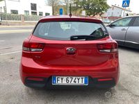Usata Kia Rio 84 CV (61 kW) 2020 Rosso Utilitaria