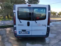 Usata Renault Trafic 82 CV (60 kW) 2006 Bianco Monovolume