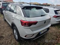Usata VW T-Roc Life 110 CV (80 kW) 2023 Grigio SUV