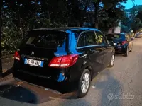 Usata Mercedes B180 109 CV (80 kW) 2015 Nero Utilitaria