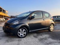 Usata Toyota Aygo 68 CV (50 kW) 2006 Grigio Utilitaria