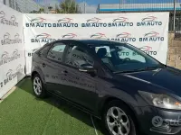 Begagnad Ford Focus Titanium 109 HK (80 kW) 2010 Grå Sedan
