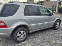 Usata Mercedes ML270 163 CV (119 kW) 2002 Grigio SUV