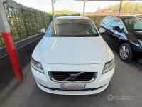 Usata Volvo S40 Momentum 109 CV (80 kW) 2010 Bianco Berlina