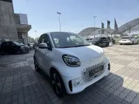 Usata Smart ForTwo Coupé Passion 41 kW (56 CV) 2024 Eaz bodypanel in white Utilitaria