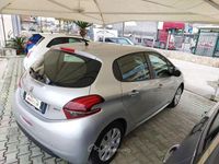 Usata Peugeot 208 68 CV (50 kW) 2017 Argento Utilitaria