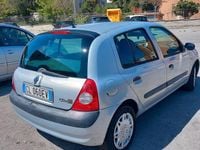 Usata Renault Clio II 58 CV (42 kW) 2004 Grigio Berlina