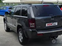 Usata Jeep Grand Cherokee 218 CV (160 kW) 2006 Grigio SUV