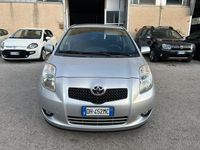 Usata Toyota Yaris 87 CV (63 kW) 2007 Argento Berlina