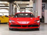 Usata Ferrari SF90 999 CV (734 kW) 2023 Rosso Cabrio