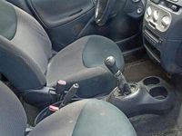 Usata Toyota Yaris 75 CV (55 kW) 2004 Grigio Berlina