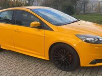 Usata Ford Focus ST 250 CV (183 kW) 2015 Giallo Berlina