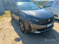 Usata Peugeot 3008 Allure 131 CV (96 kW) 2022 Grigio platinium met. SUV