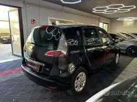Usata Renault Scénic LIMITED 110 CV (80 kW) 2015 Nero Monovolume