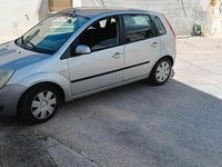 Usata Ford Fiesta 73 CV (53 kW) 2006 Grigio Utilitaria