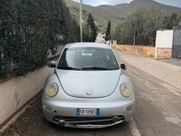 Usado VW New Beetle 102 CV (75 kW) 2005 Gris Utilitario