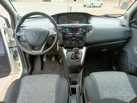 Begagnad Lancia Ypsilon 69 HK (50 kW) 2022 Vit Halvkombi