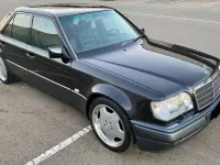 Usata Mercedes E500 326 CV (239 kW) 1993 Nero Berlina