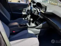 Usata Peugeot 2008 Allure 110 CV (80 kW) 2022 Nero SUV