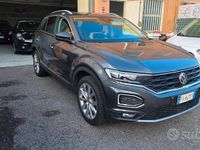 Usata VW T-Roc Advance 150 CV (110 kW) 2019 Grigio SUV