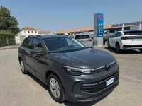 Usata VW Tiguan Life 131 CV (96 kW) 2024 Grigio SUV