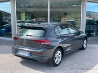 Usata VW Golf VIII Life 116 CV (85 kW) 2023 Grigio Berlina